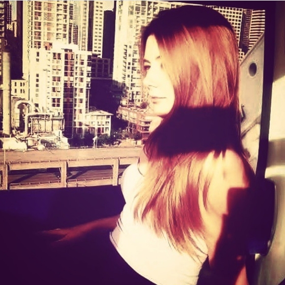 So happy you're here β€οΈ A little about me & my closet - Picture 2 of 8